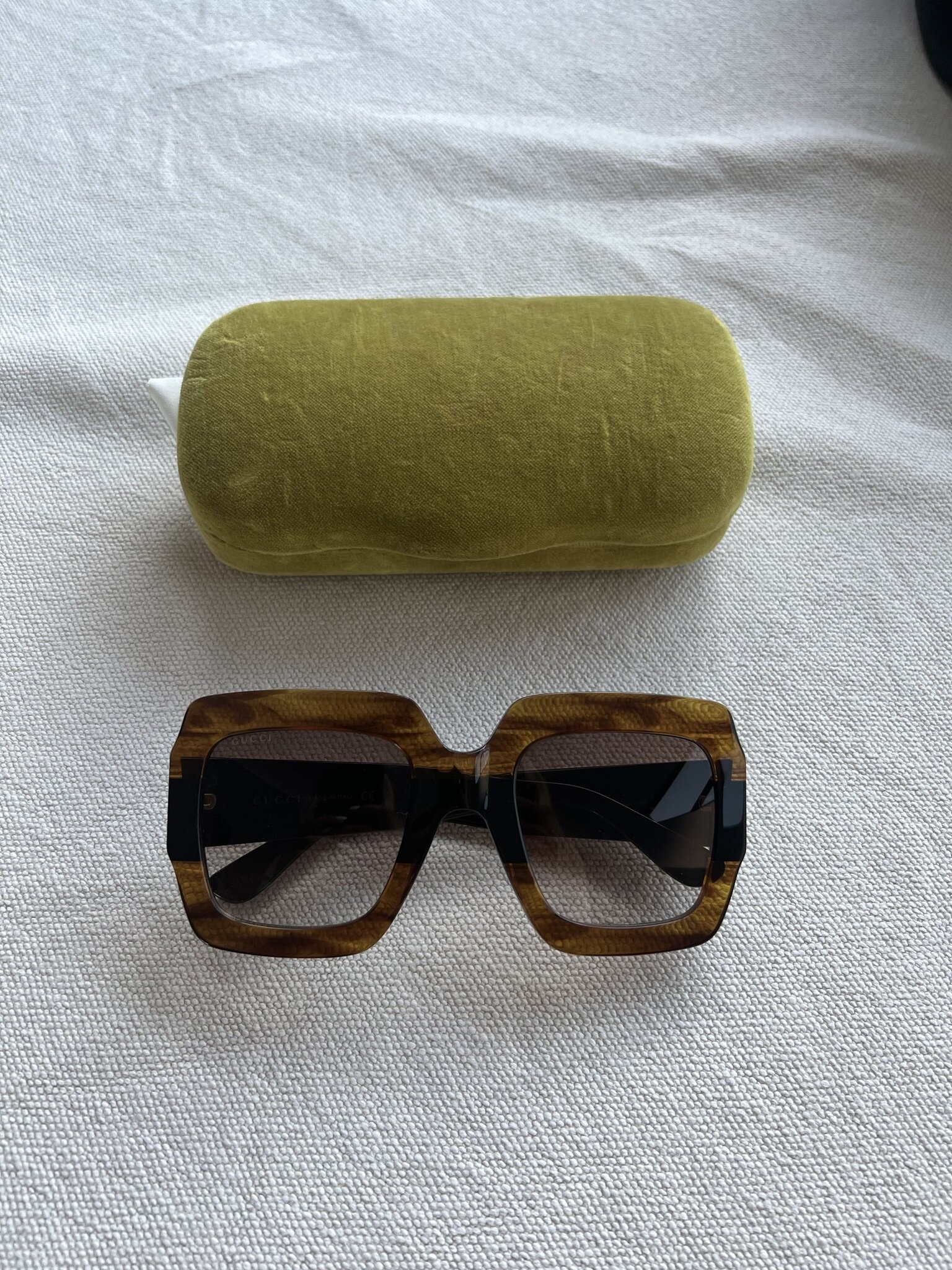 Gucci solbriller, 1.400 kr. 