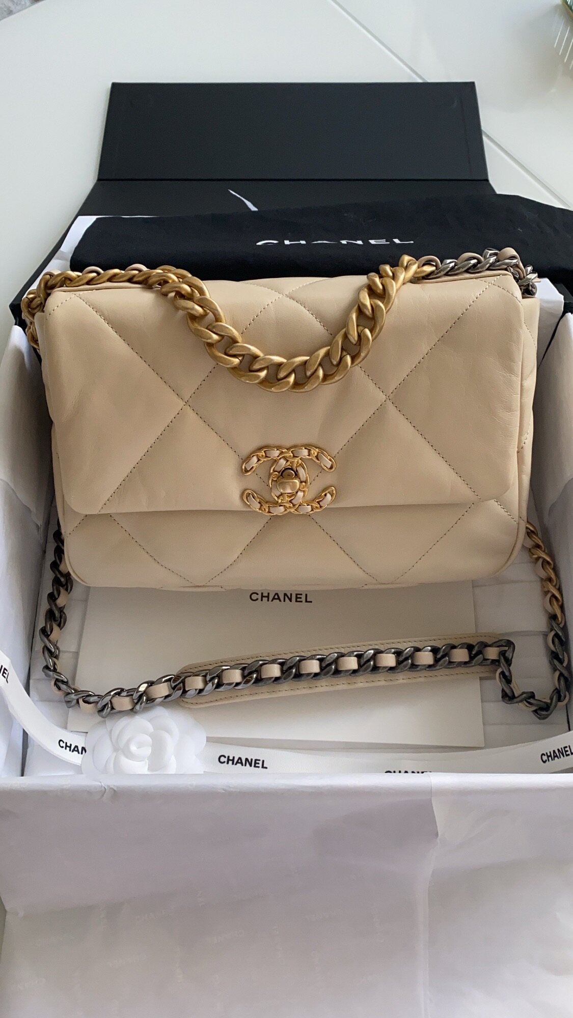 Chanel crossbody-taske, 39.000 kr. 