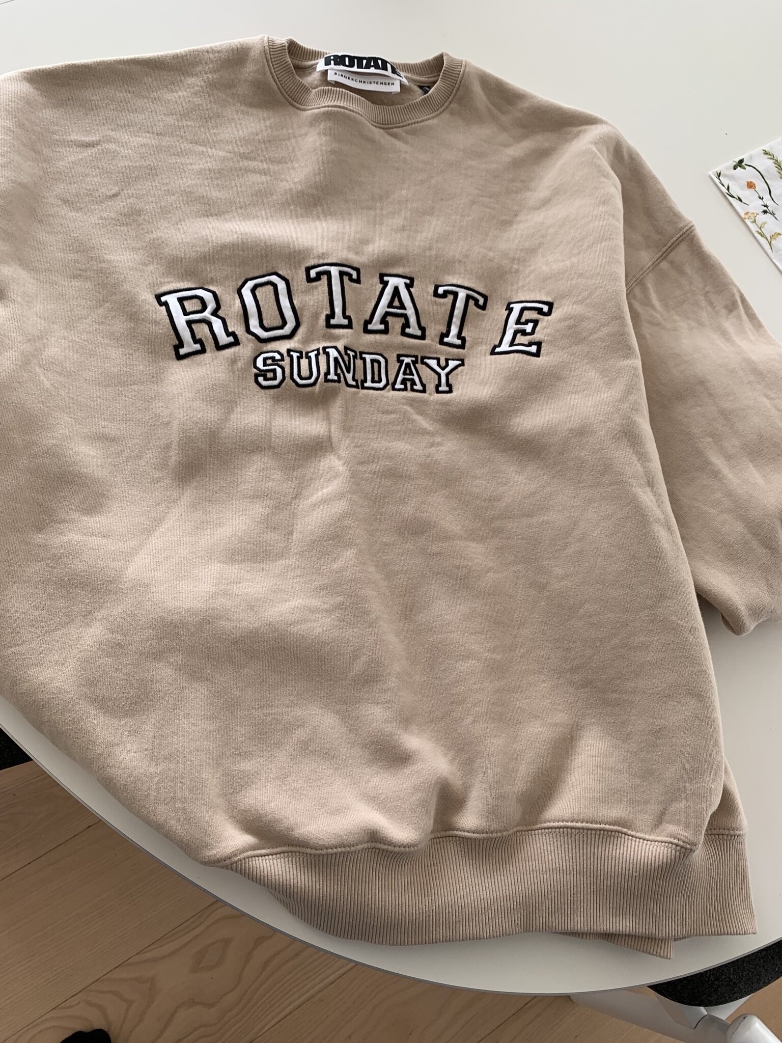 ROTATE sweater, 750 kr. 