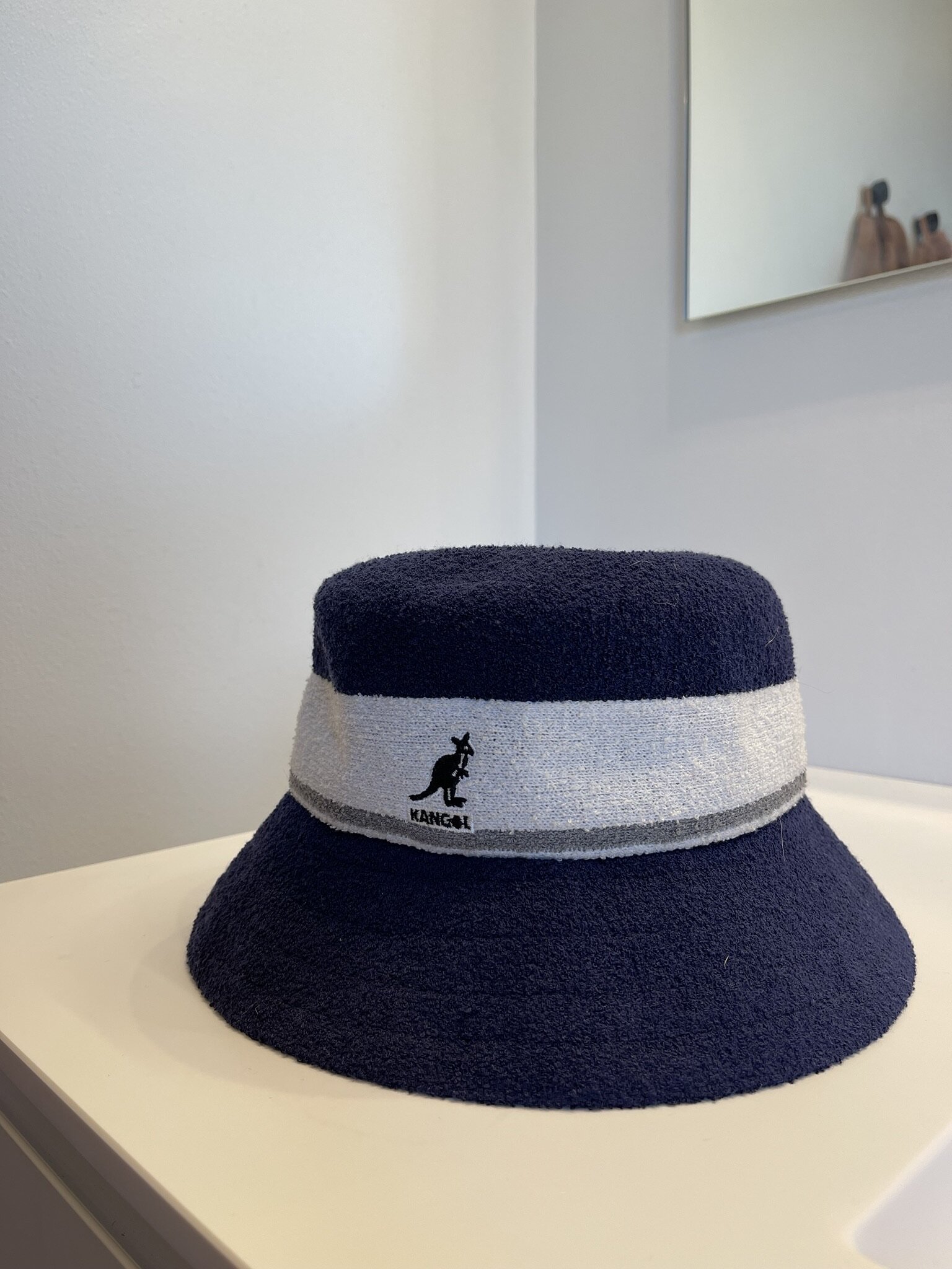 Kangol hat &amp; hue, 450 kr. 