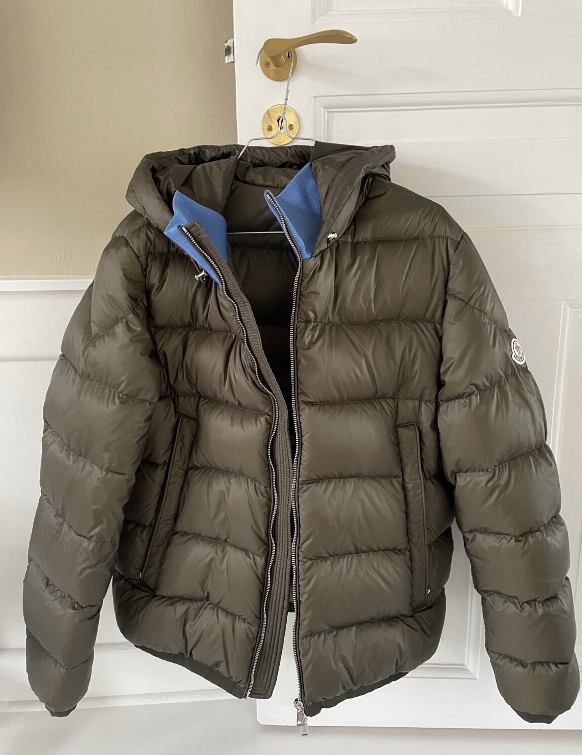 Moncler jakke, 5.500 kr. 
