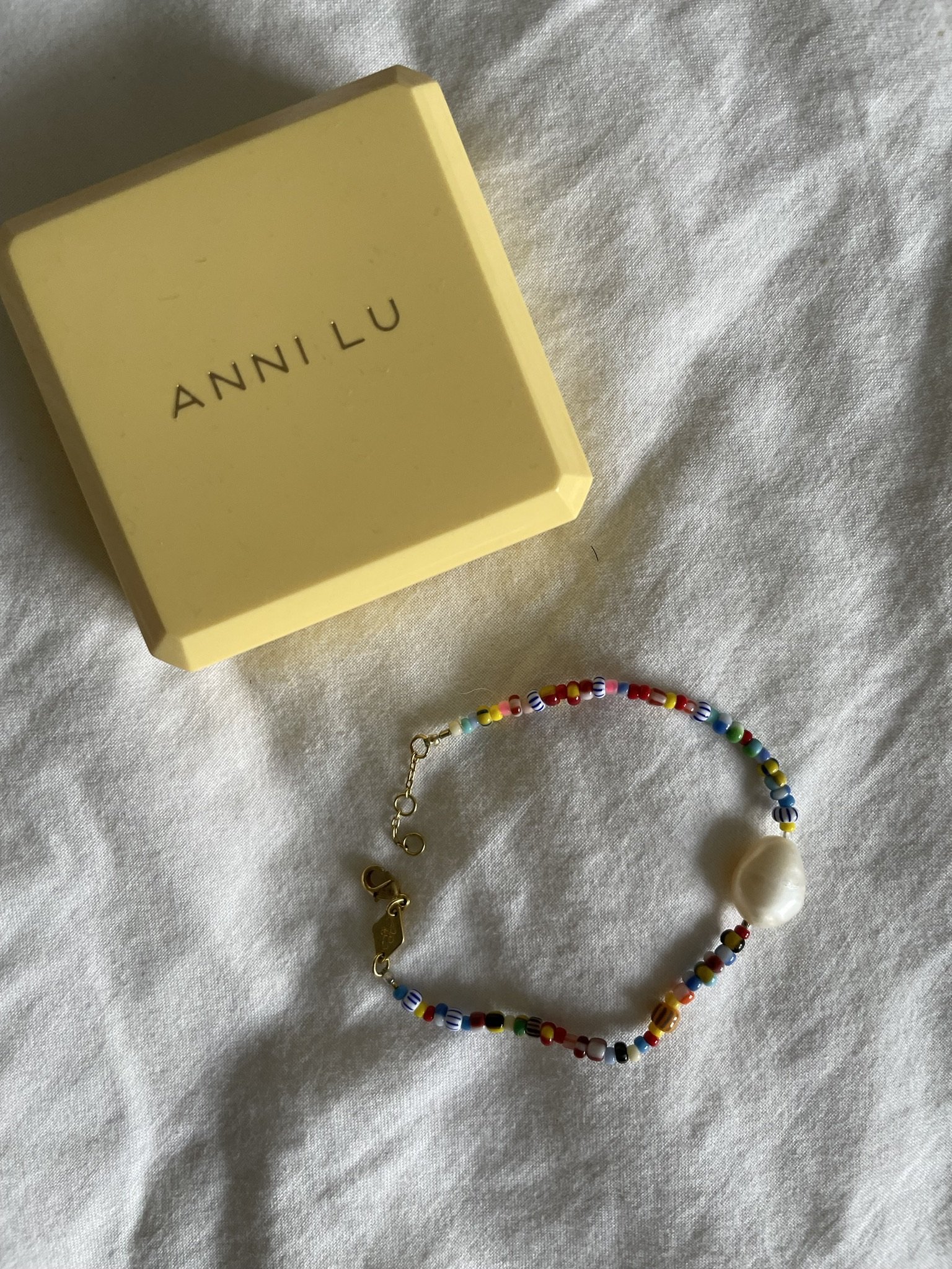 Anni Lu armbånd, 200 kr. 