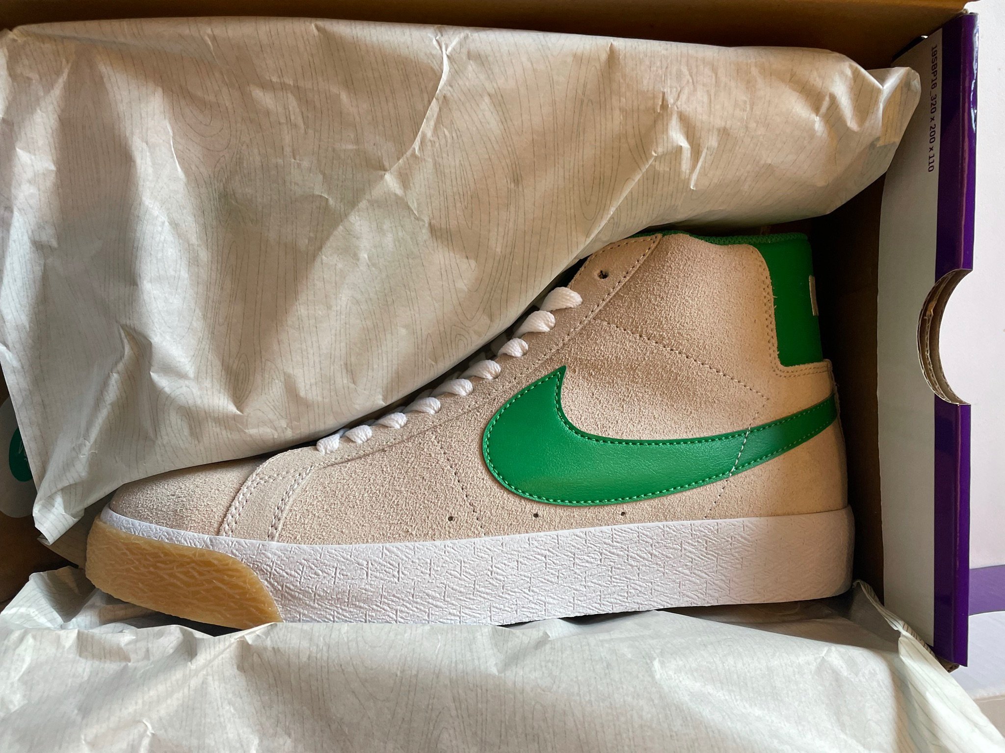 Nike sneakers, 350 kr.