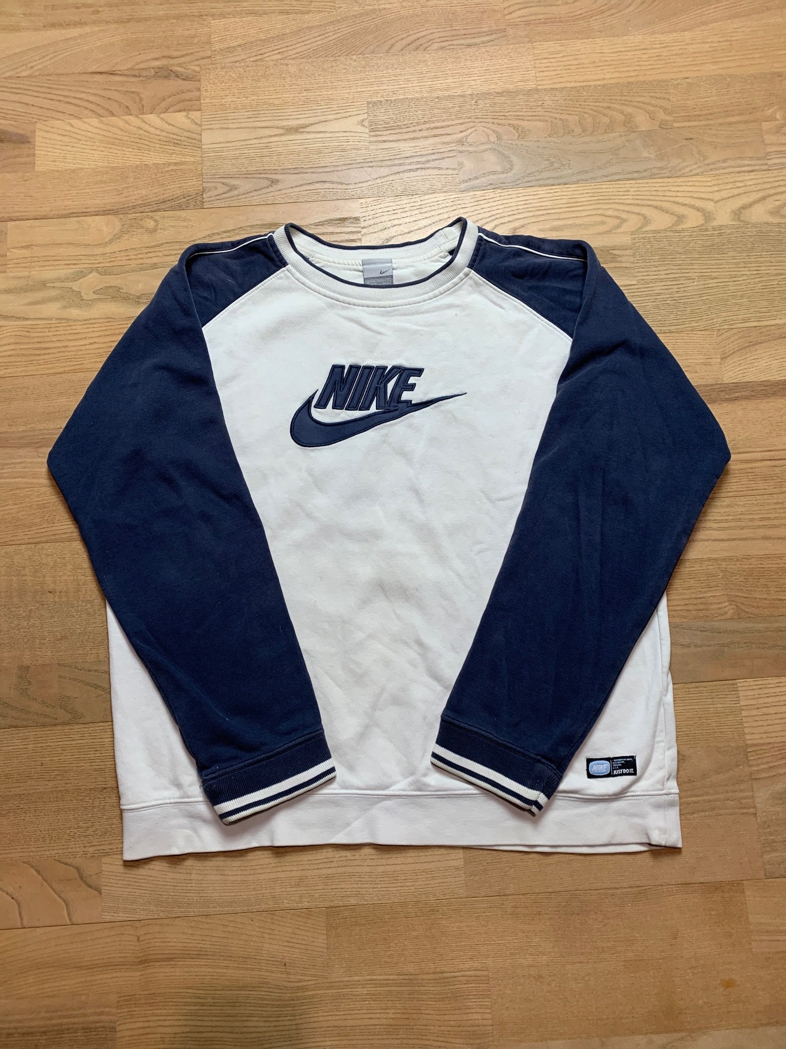 Nike sweater, 549 kr.
