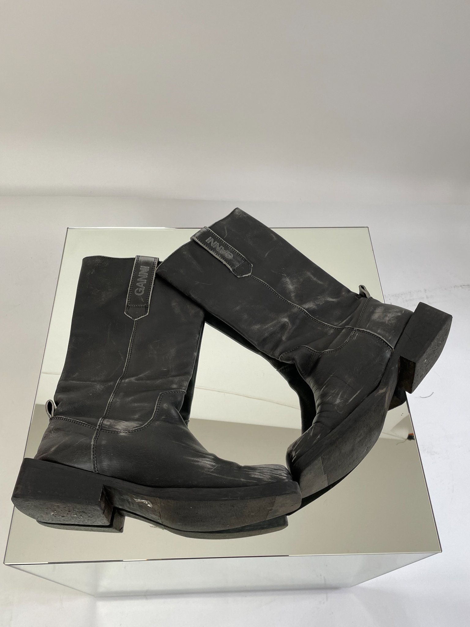 Ganni støvler, 900 kr.