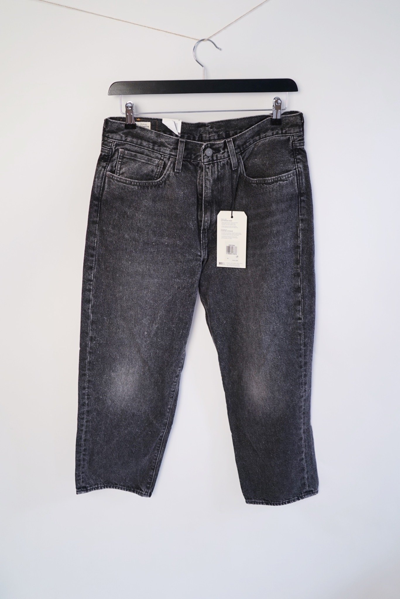 Levi's jeans, 550 kr.