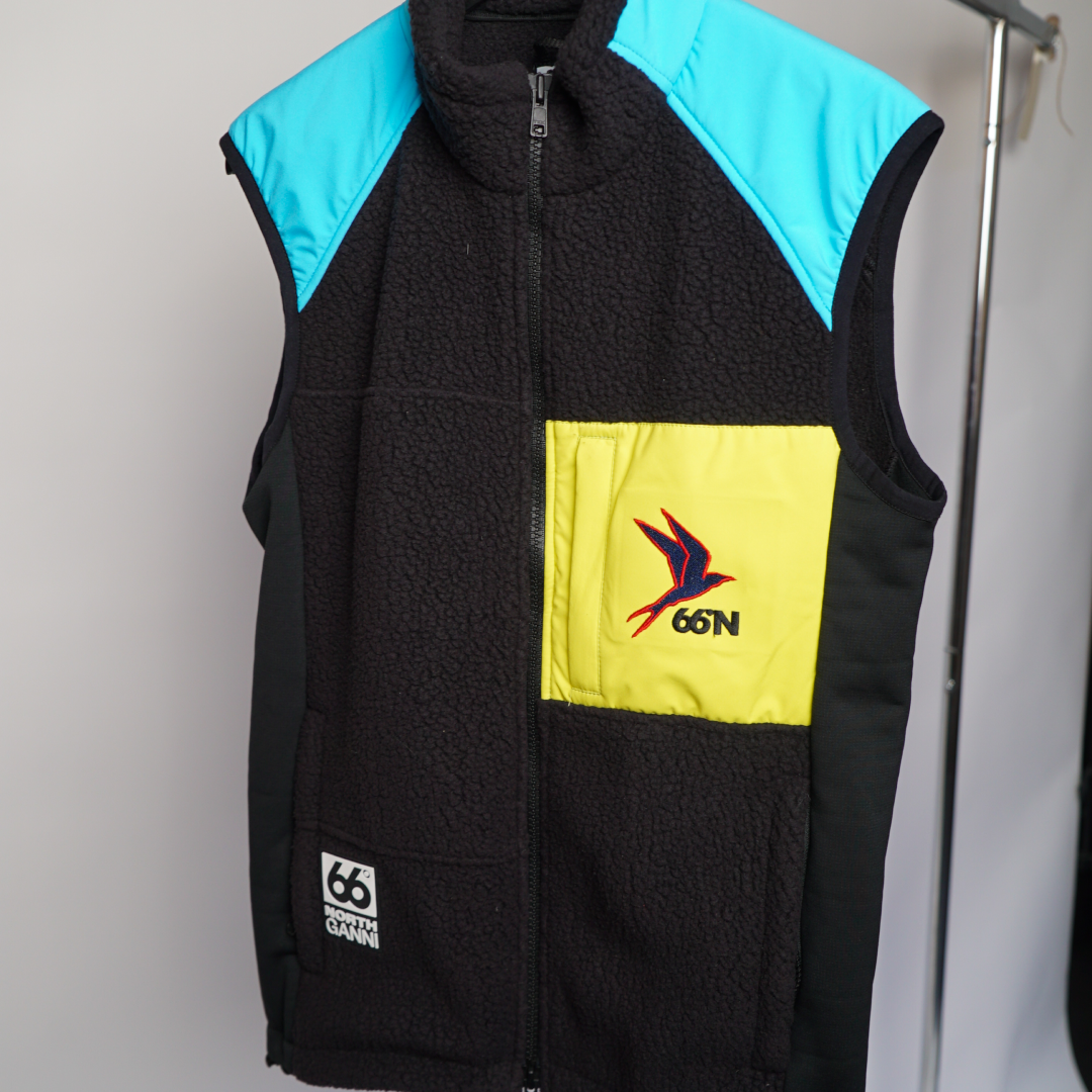 Ganni x 66 North vest, 1.399 kr. 