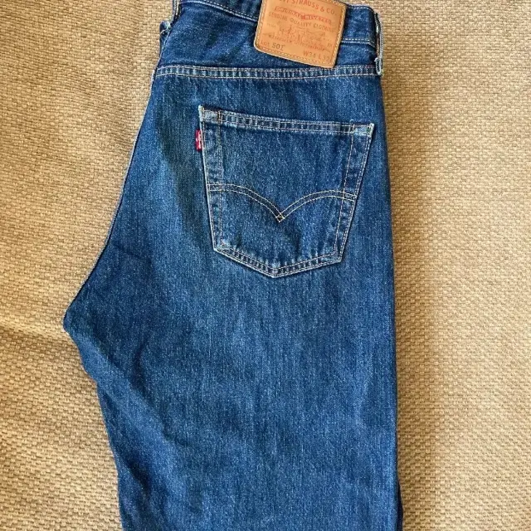 Levi's jeans, 249 kr. 