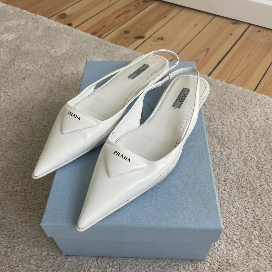 Prada flats, 2.200 kr. 