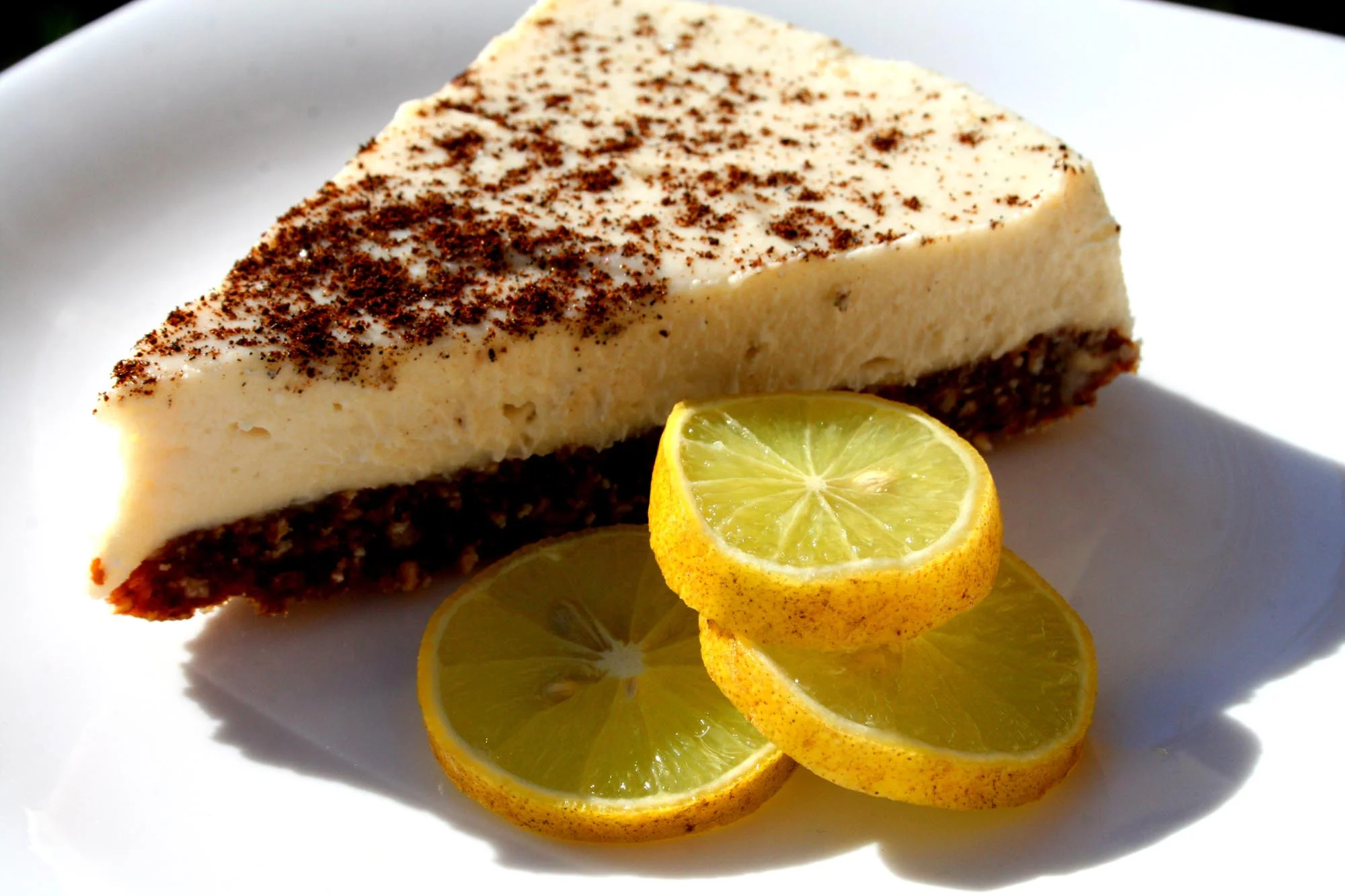Raw vegan lemon cheesecake