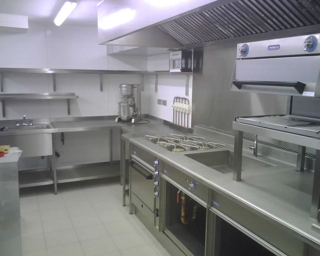 St Tropez Kitchen 2.jpg