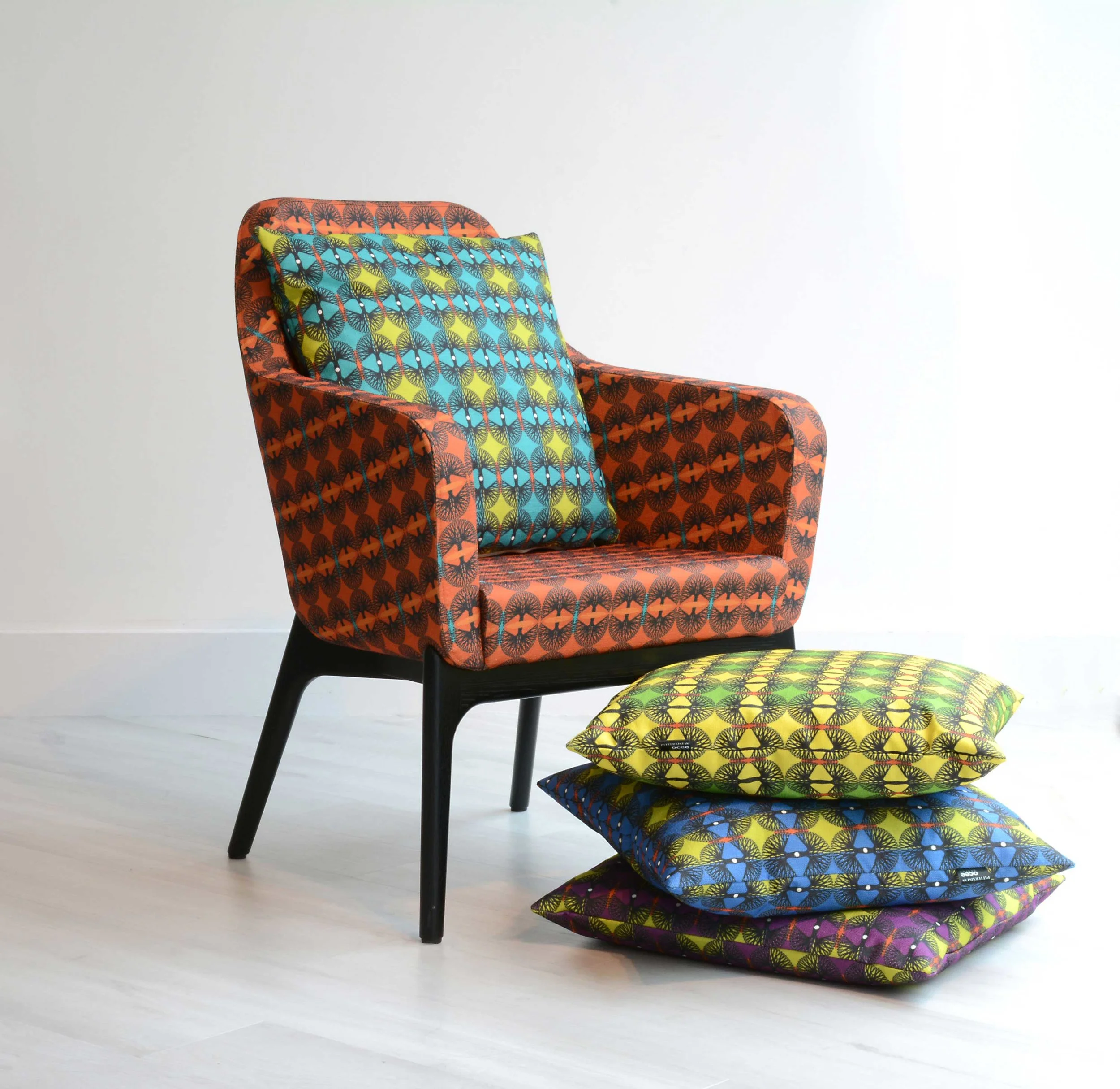 harc_simon_strand_cushions_w.jpg
