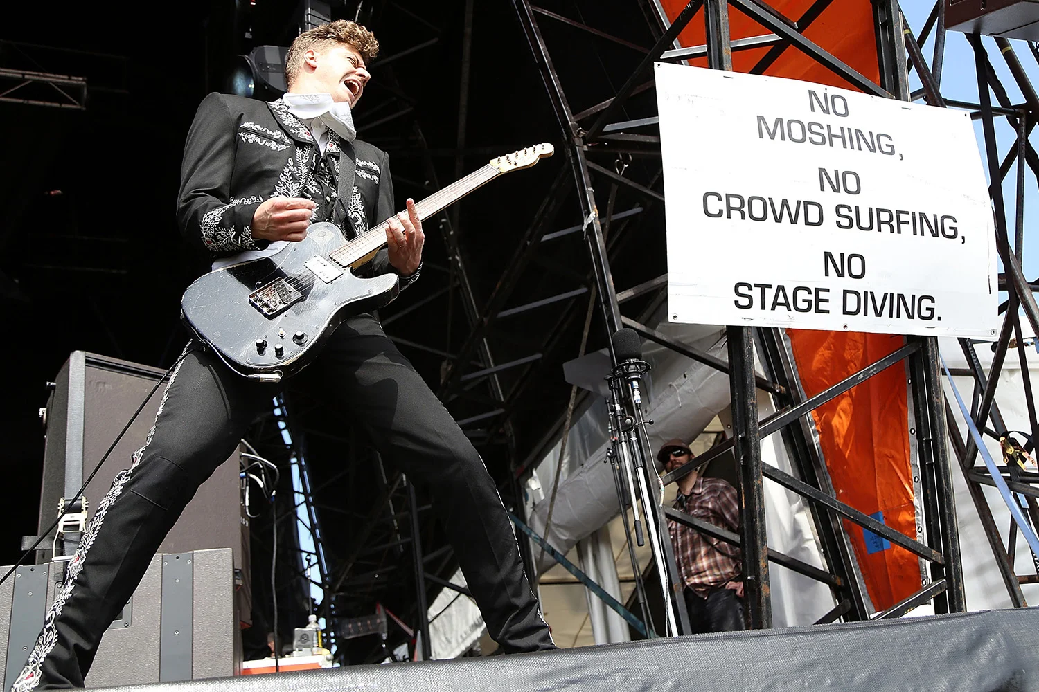 The Hives - Nicholaus Arson