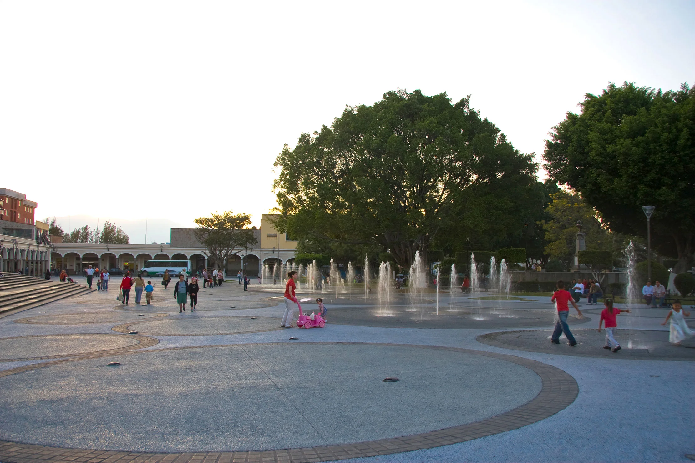 Plaza%20Las%20Fuentes-10-b.jpg