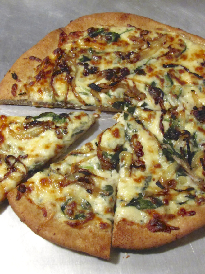 Spinach and Caramelized Onion Pizza with White Sauce