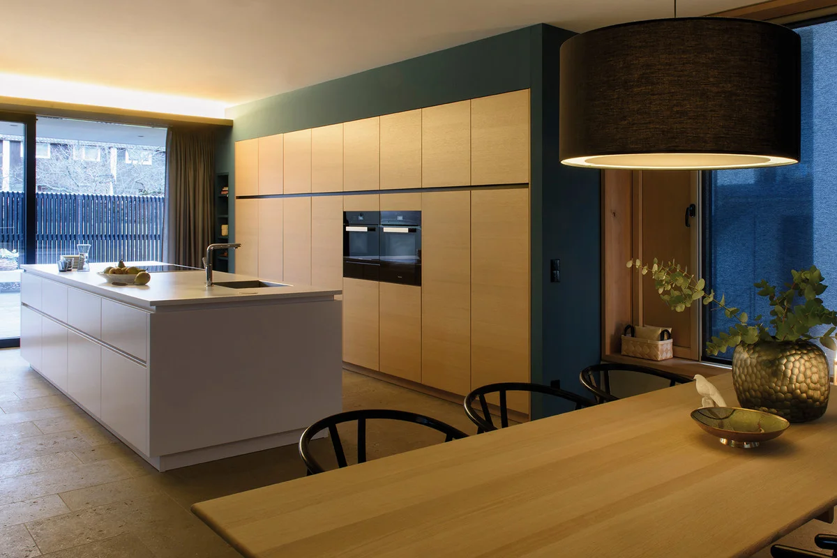 ARCHITECT: CARMEN SCHNEIDER: "FOR ME THE KITCHEN IS...A CENTRAL PLACE FOR THE ENTIRE FAMILY"