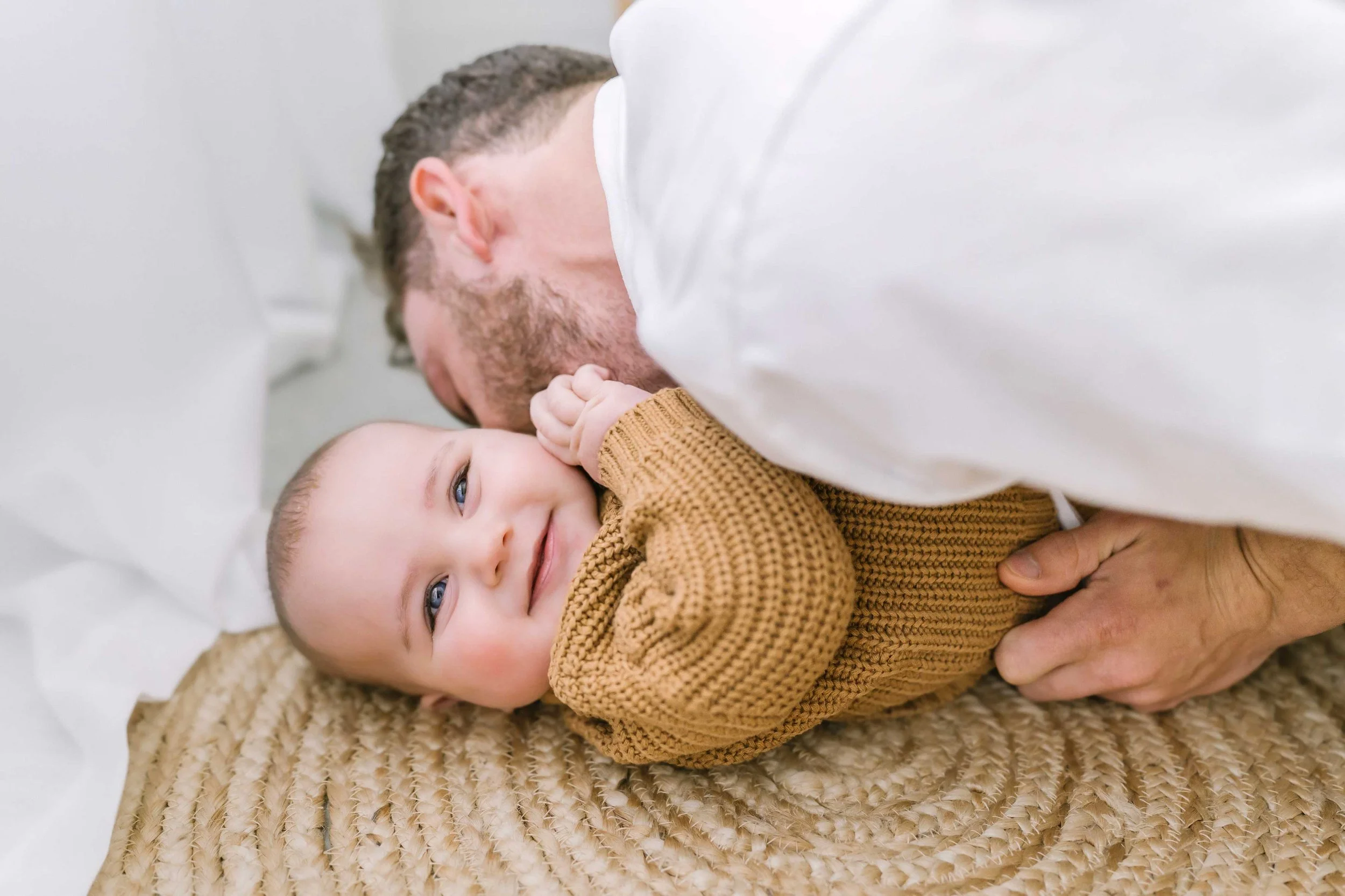 Niagara photoshoot for a six month baby milestone at Reflections