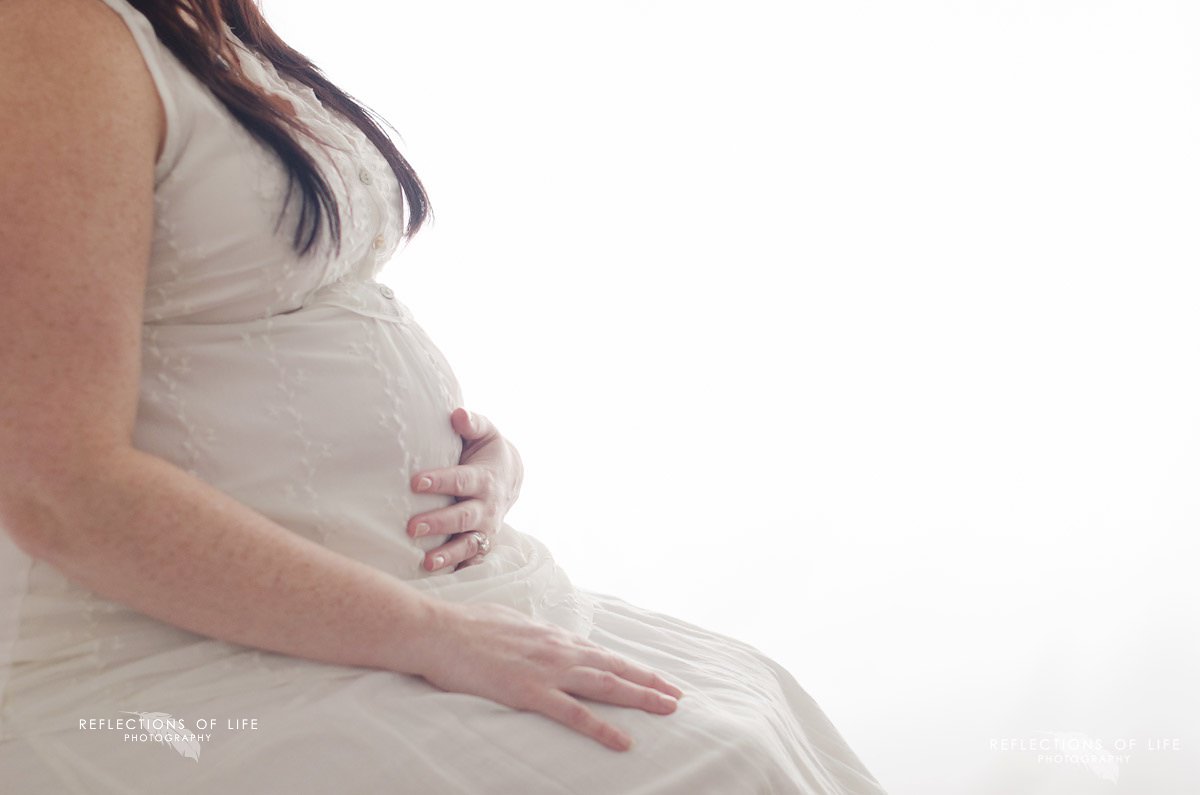 Grimsby-Niagara-Ontario-maternity-photographer-Reflections-of-Life-rolphoto-Karen-Byker-2016-02-26_0021.jpg