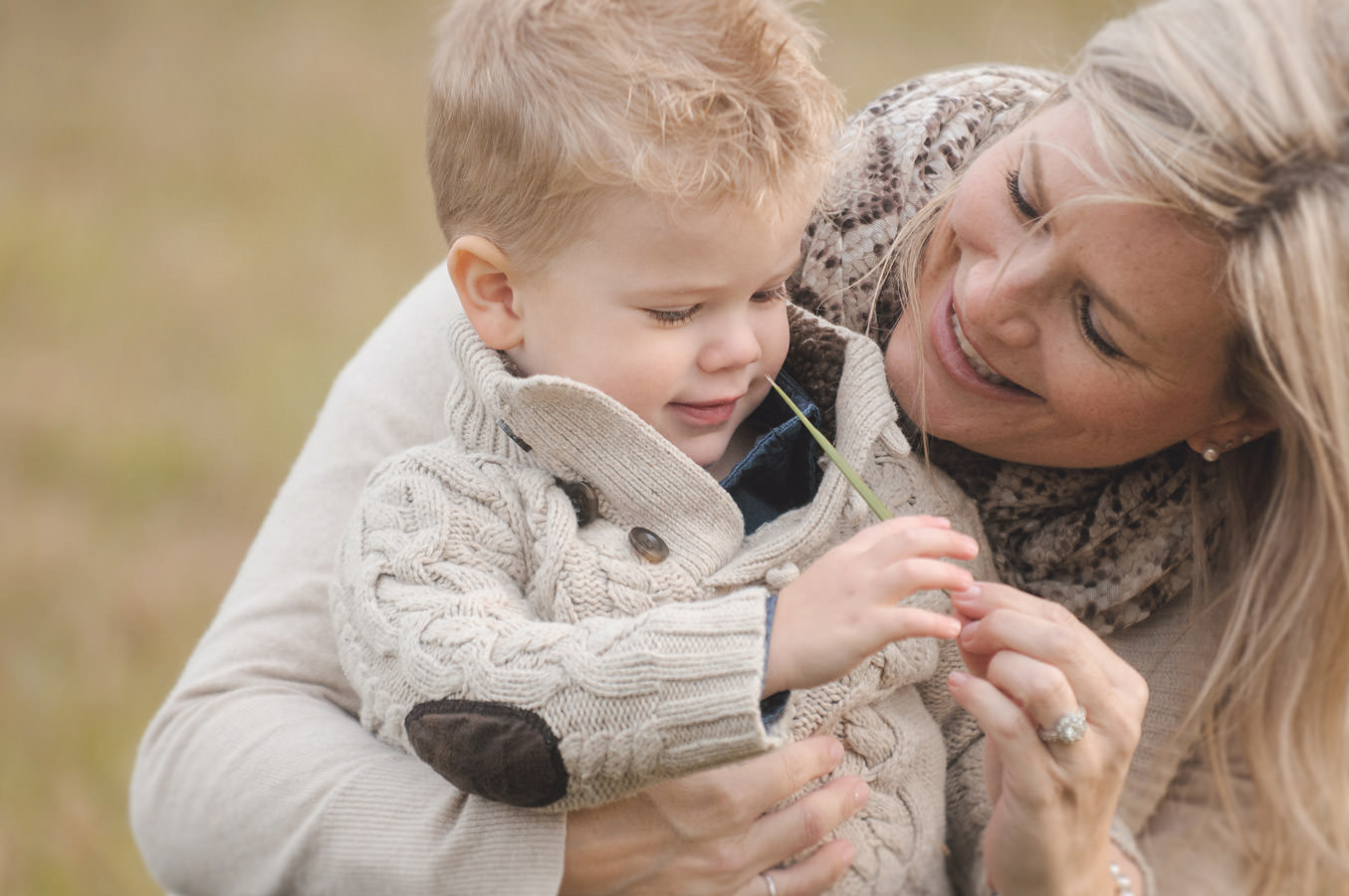 033-Niagara-Region-Family-Photographer-Grimsby-Ontario-Outdoor-Field-Portrait-Sessions.jpg