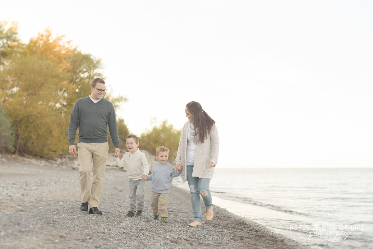 casual fun family photographs at sunset southern ontario