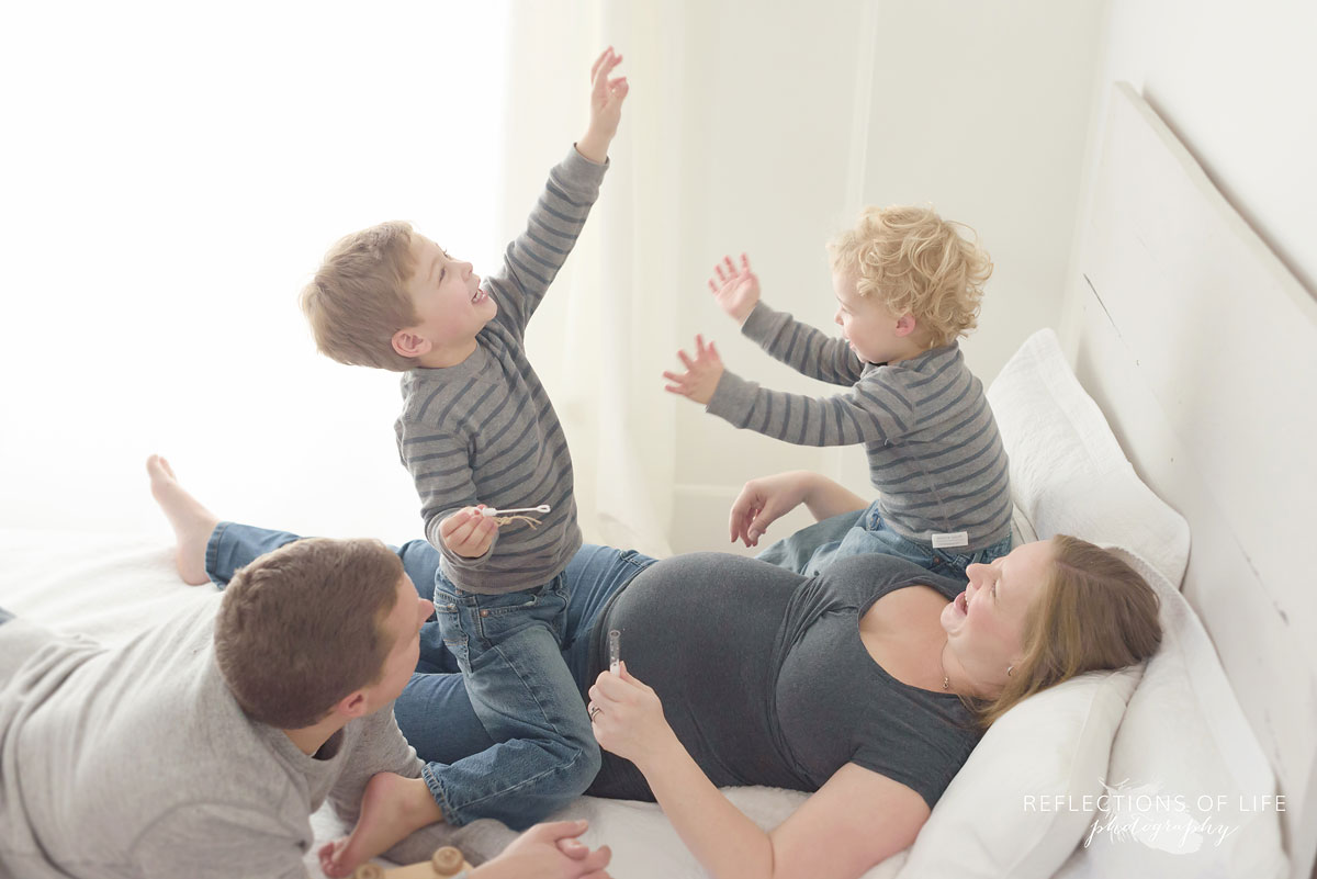 lifestyle family and pregnancy photos Oakville Ontario