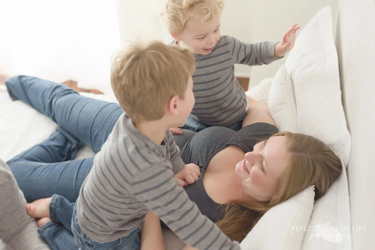 Family and pregnancy photography in Mississauga Ontario Canada