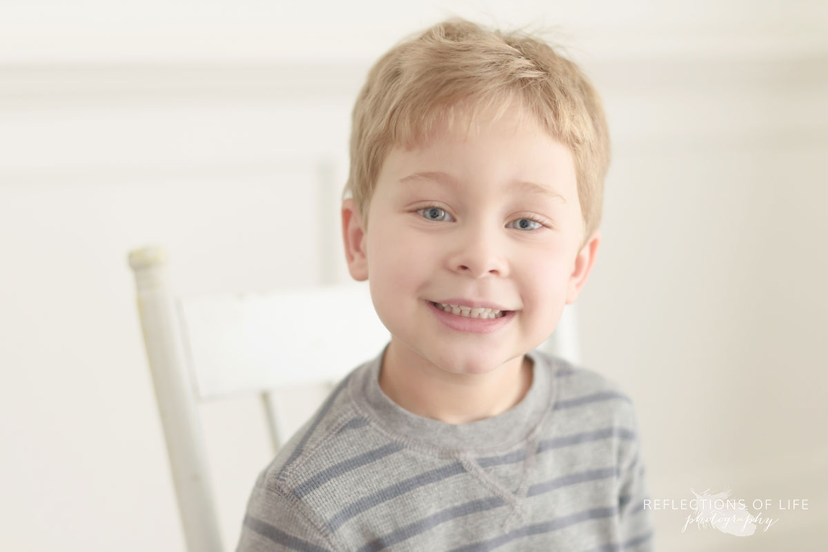 cute children's photography in Grimsby Ontario Canada