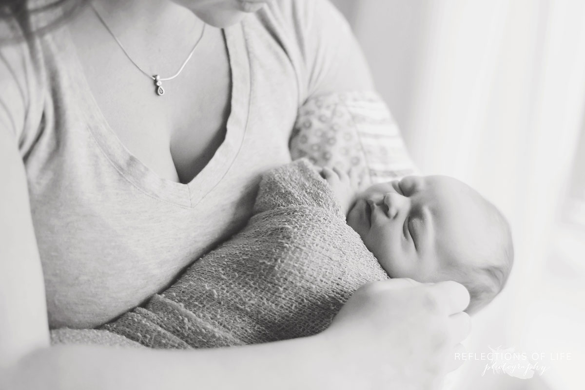 011 graceful natural light newborn photography Beamsville Ontario