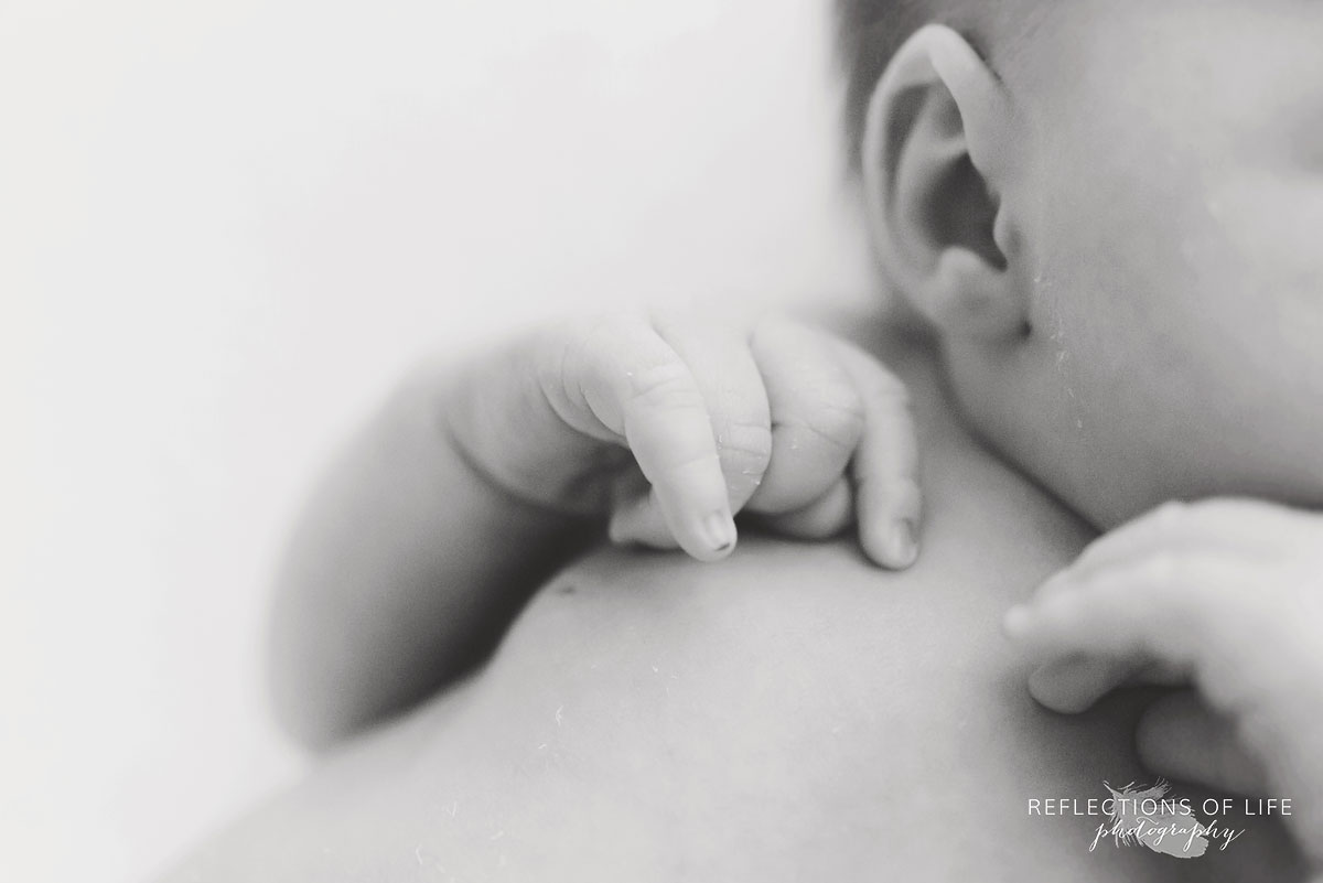 019 Natural baby hands and skin professional newborn photography Niagara Ontario