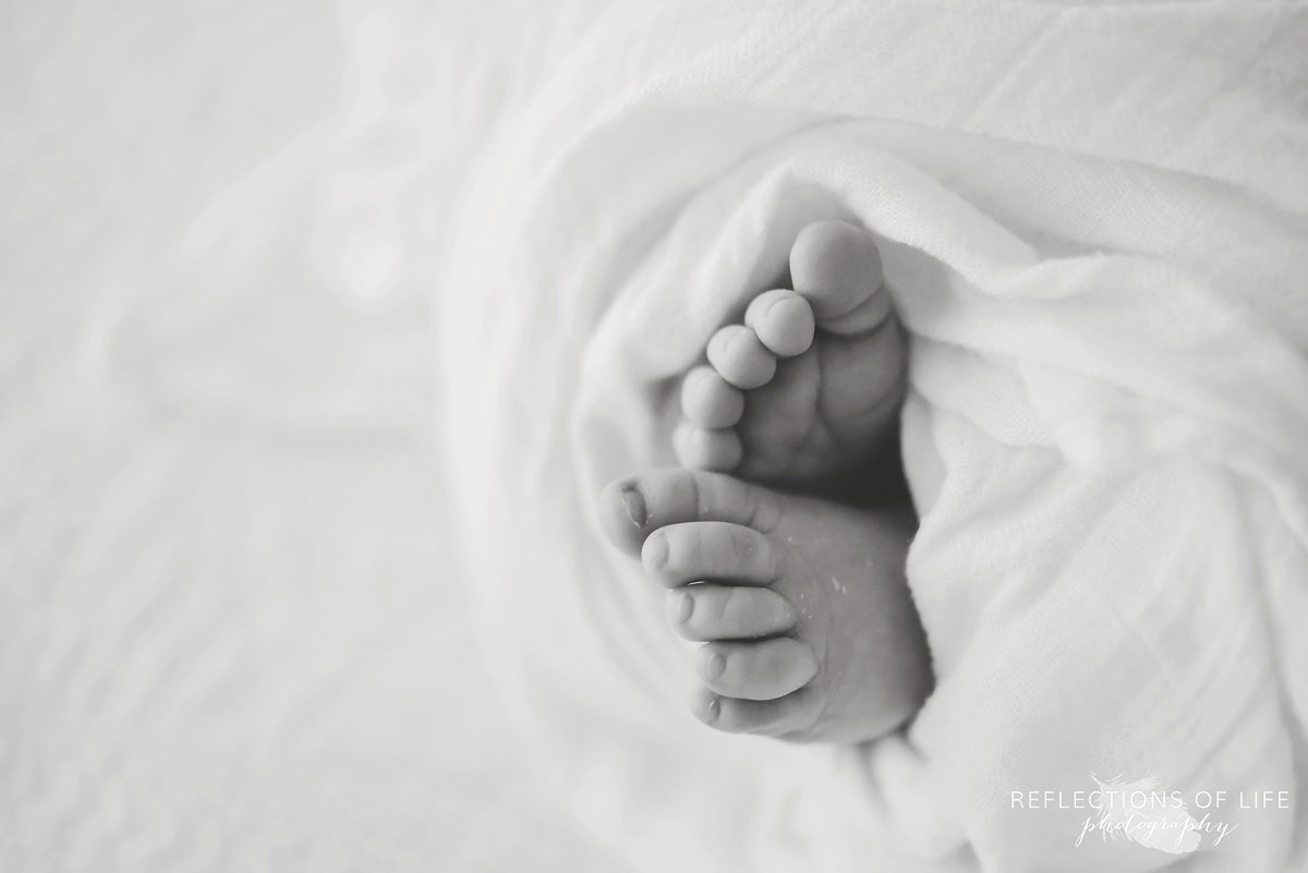 011 Tiny Newborn Baby Feet Photography