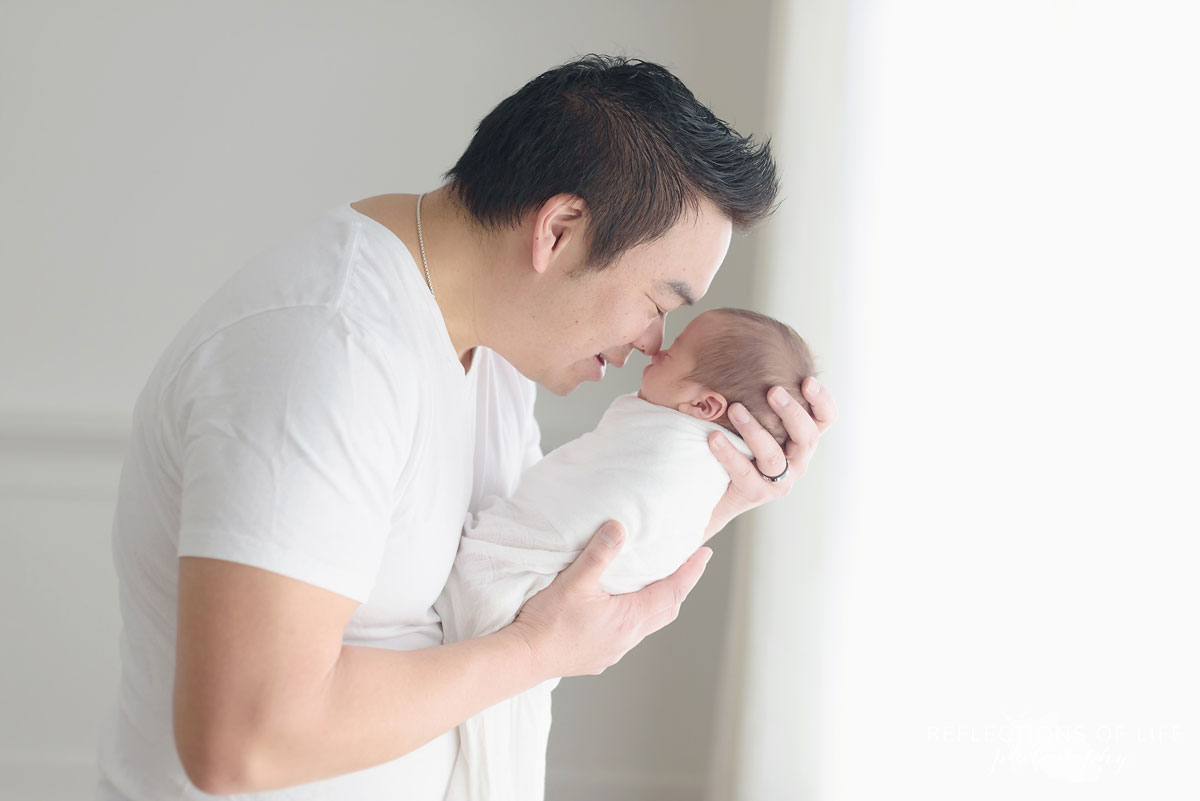 021 newborn and daddy photos grimsby ontario