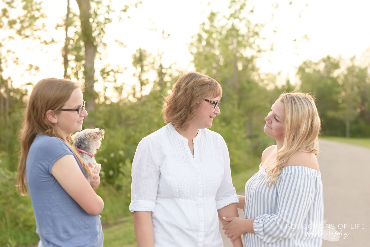 mother and daughter photography at a park in the Niagara Region of Ontario Canada