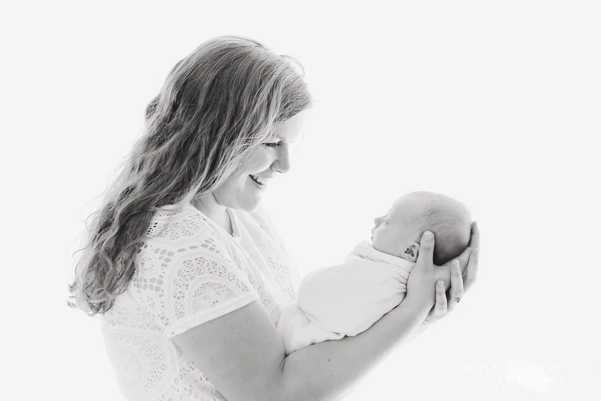Your Eyes Tell Me A Story Niagara Newborn Photographer.jpg