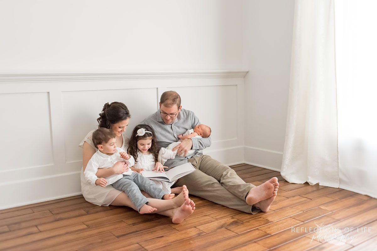 Niagara Region of Ontario Newborn and Family Photographer