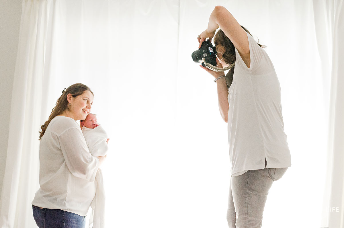 032-Niagara-Newborn-Photography-Behind-The-Scenes.jpg