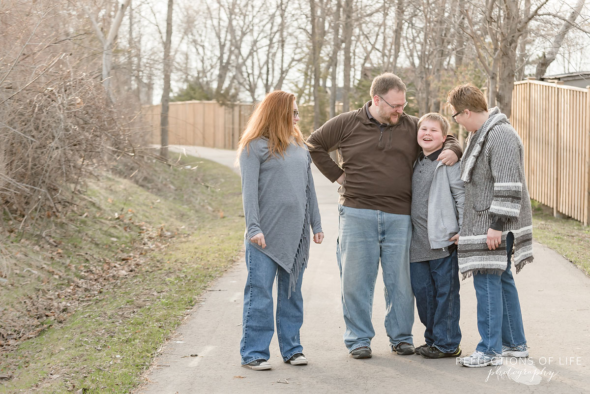 Outdoor Family Photography in Grimsby Ontario Canada