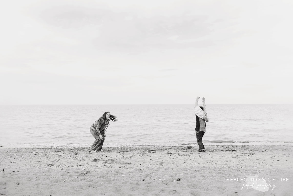 lifestyle family photos by the beach in Grimsby Ontario