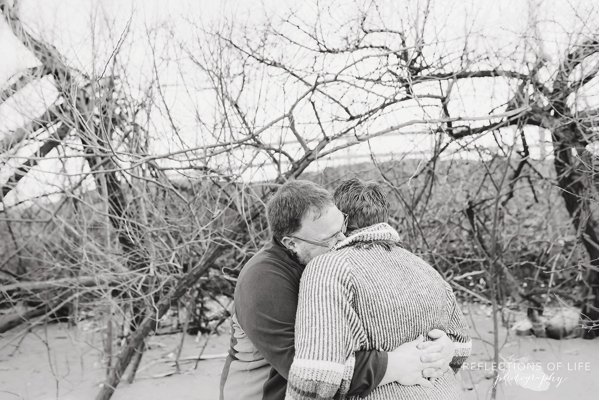 Hugs and love couples photography Niagara Ontario