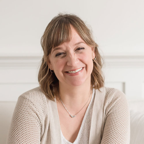 Karen+Byker+Professional+Photographer+Grimsby+Ontario+Canada+Square.jpg