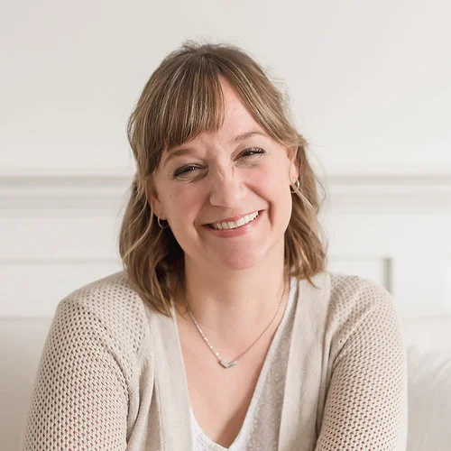 Karen+Byker+Professional+Photographer+Grimsby+Ontario+Canada+Square.jpg
