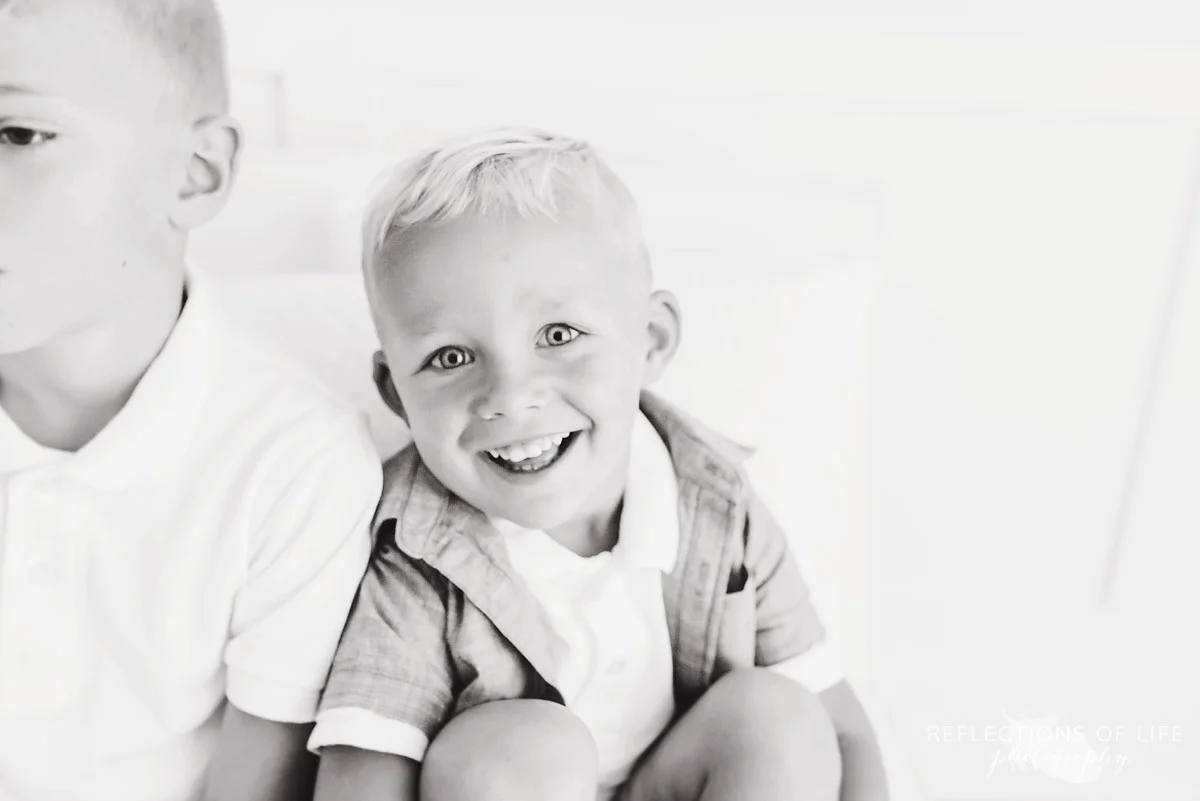 Grimsby Ontario natural light kids and family photographer in studio