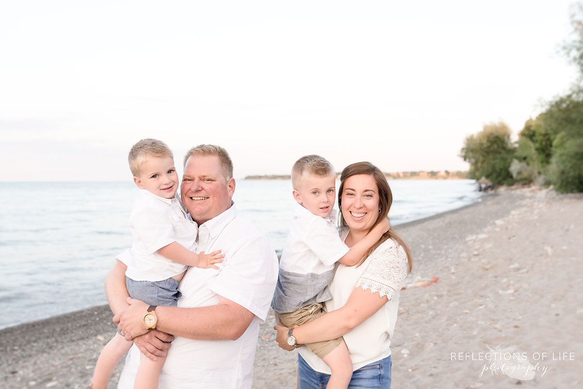 Family photos on the beach in Grimsby Ontario