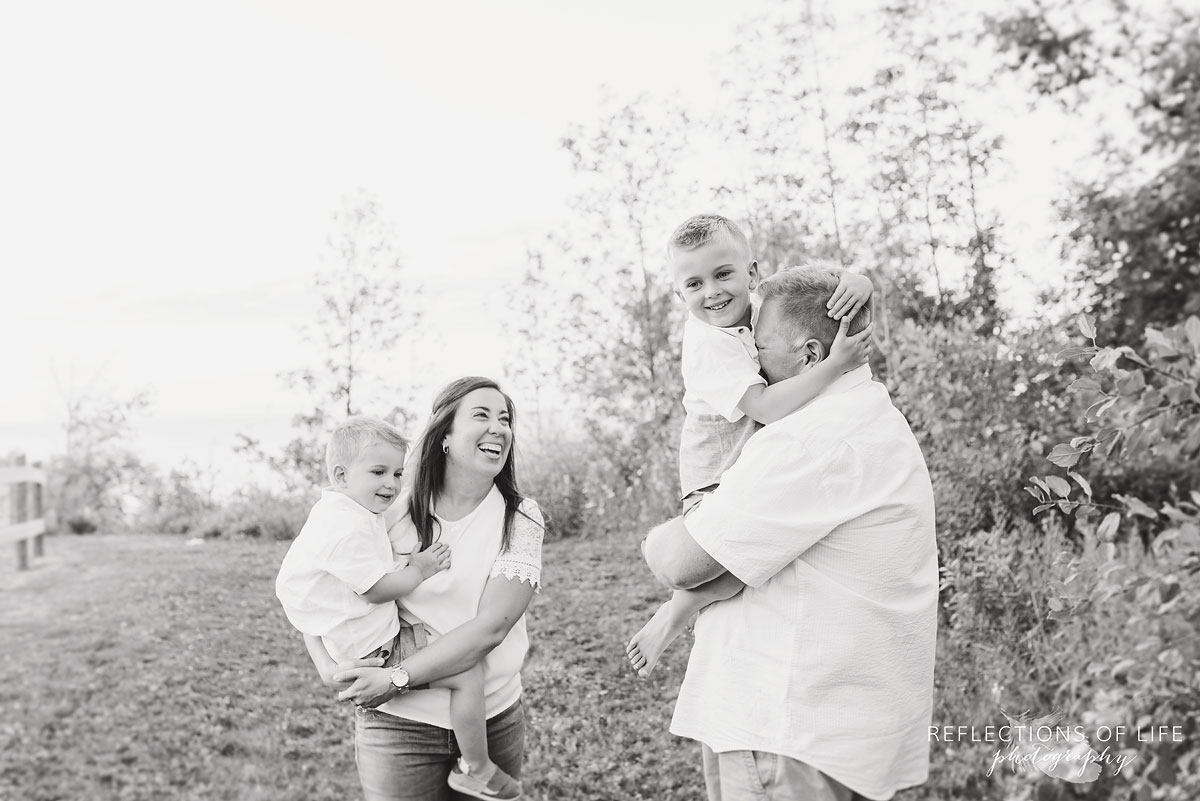 Family Photos by the water at Niagara Ontario Beach Location