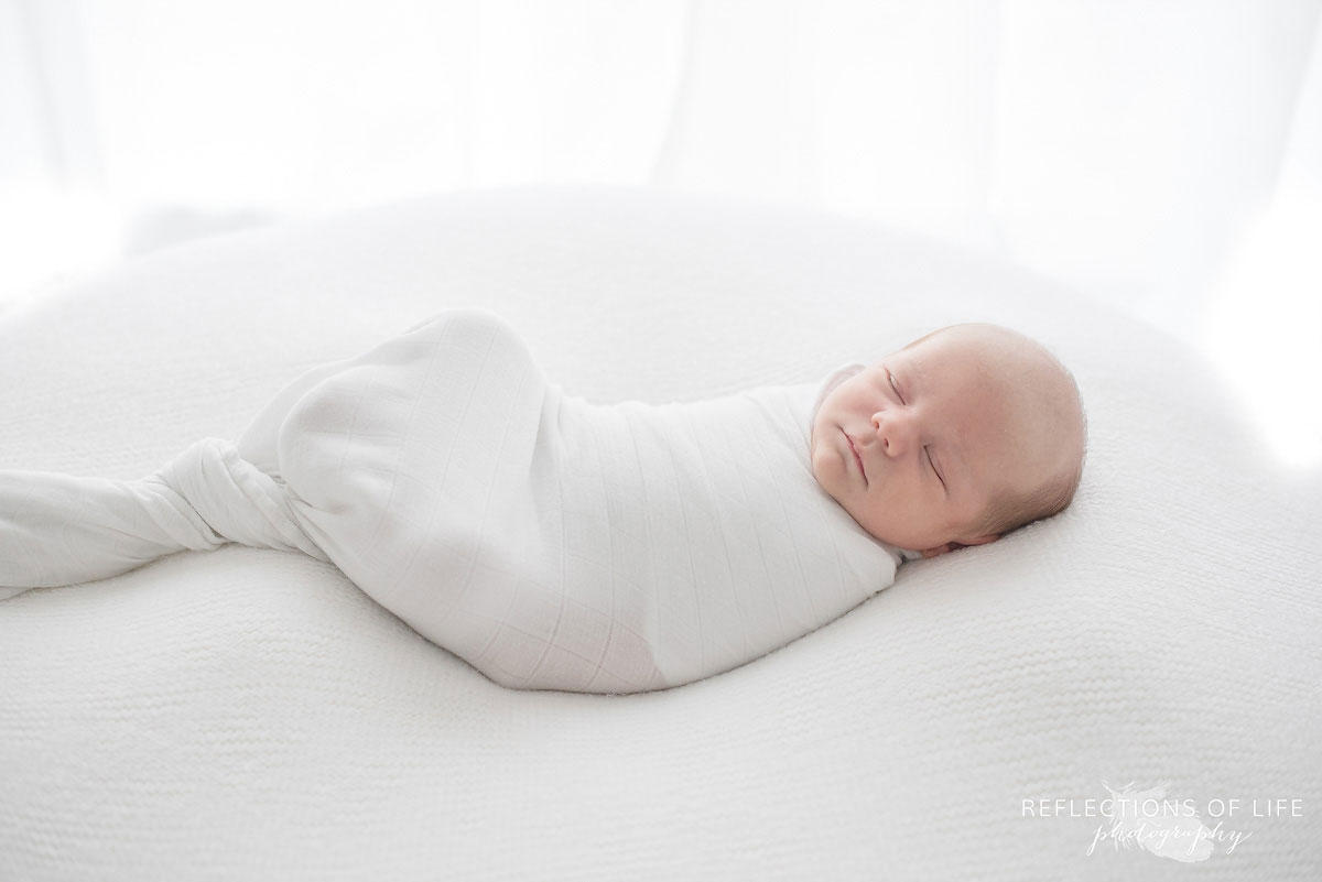 Simple newborn photos by professional photographer Karen Byker