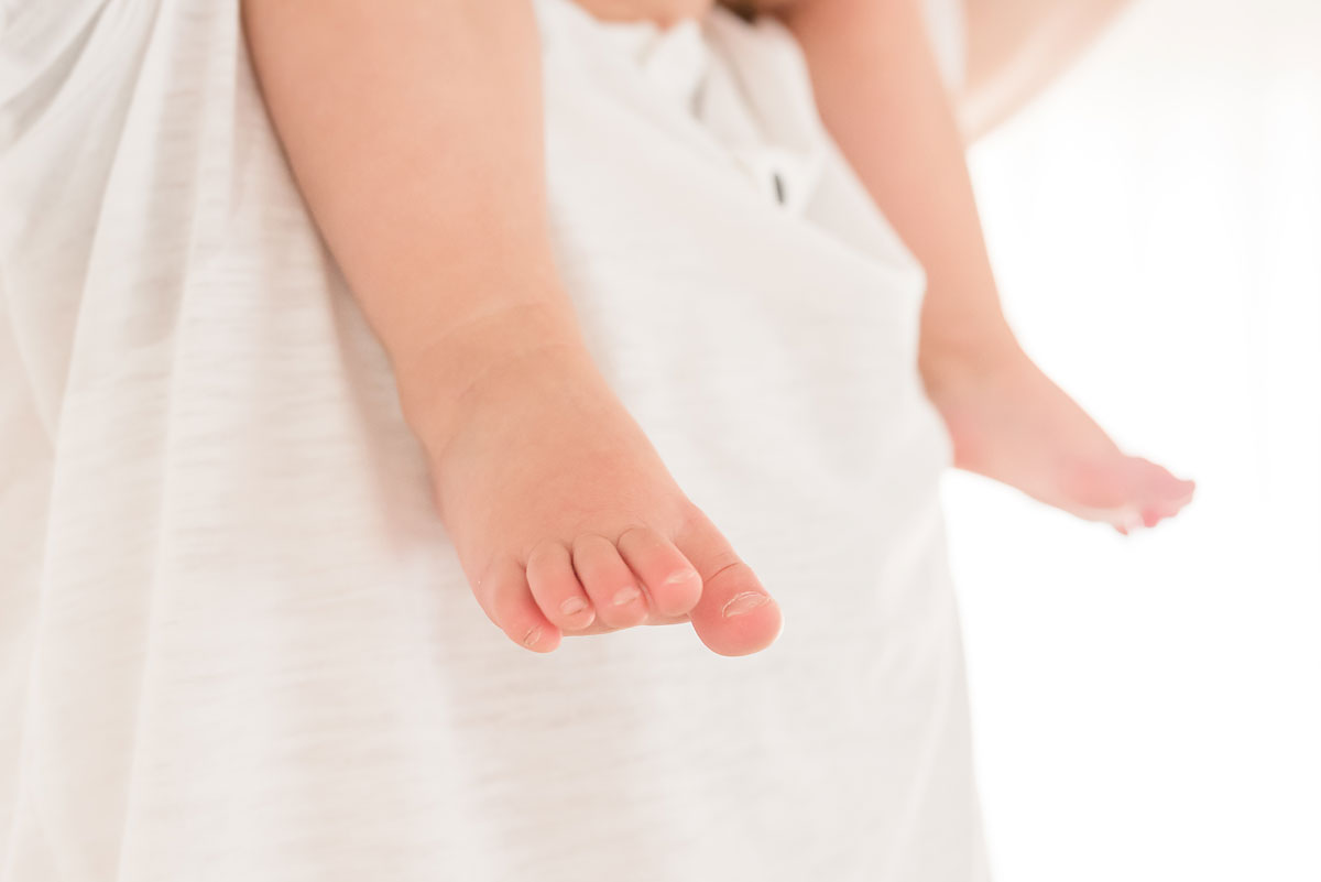 baby toes by family photographer Karen Byker