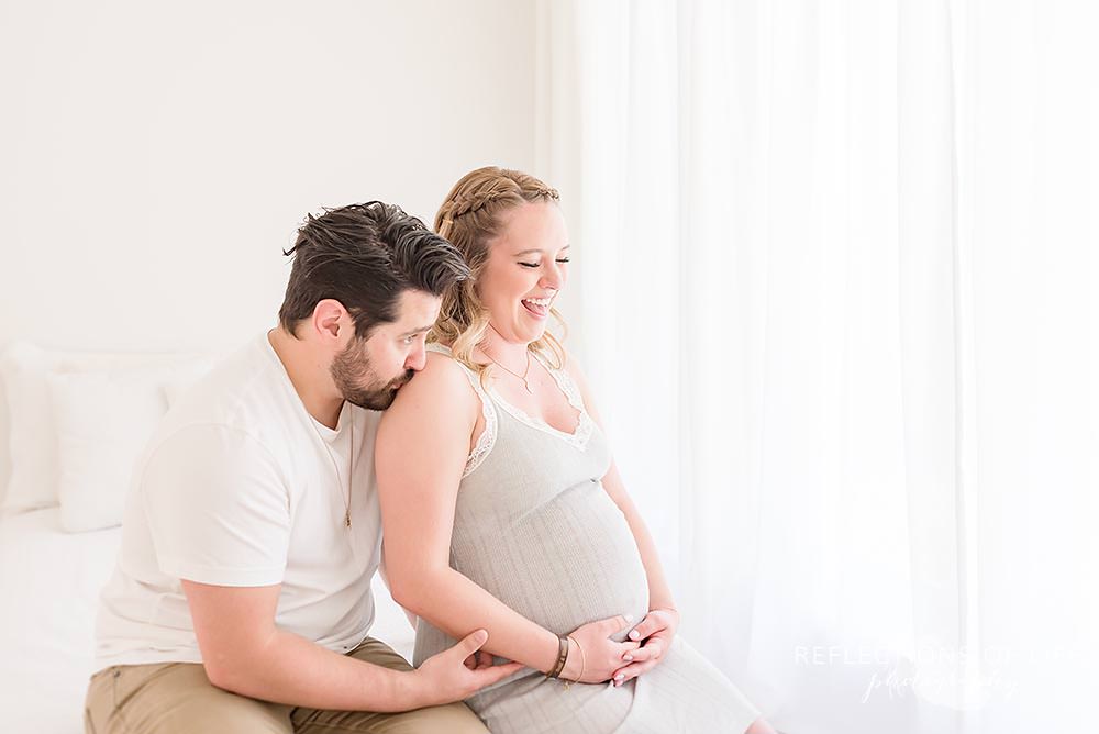 Grimsby Ontario pregnant mama and her husband
