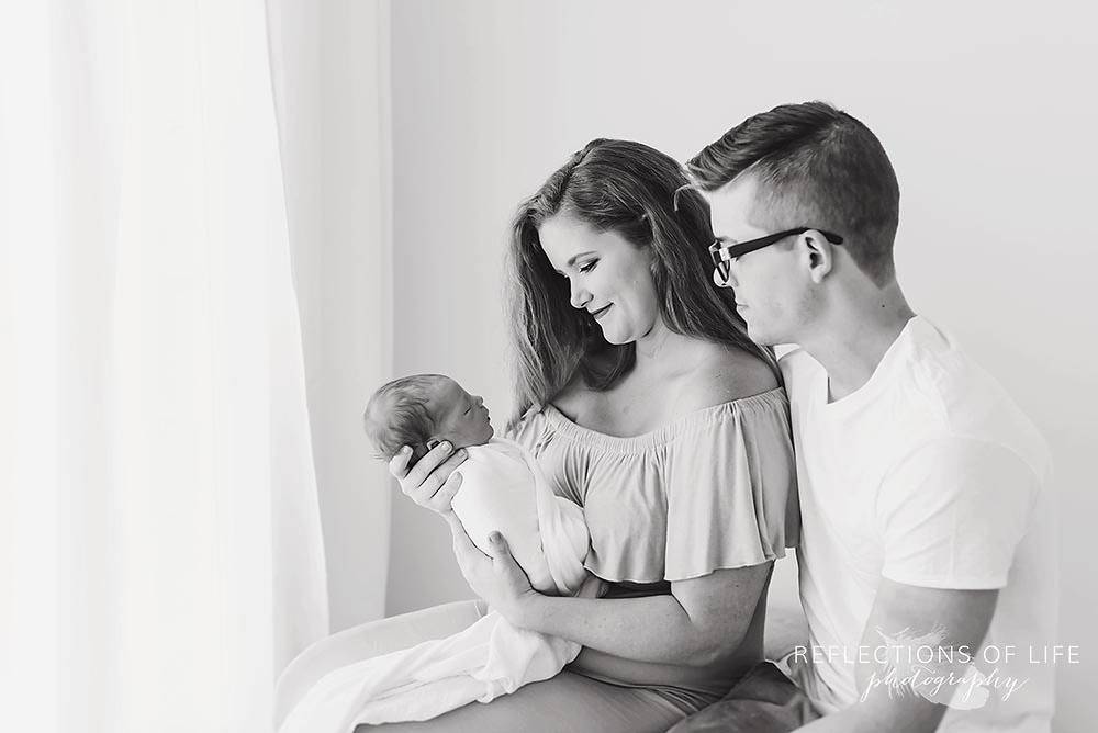 Newborn baby and family portraits for Niagara Ontario and surrounding areas