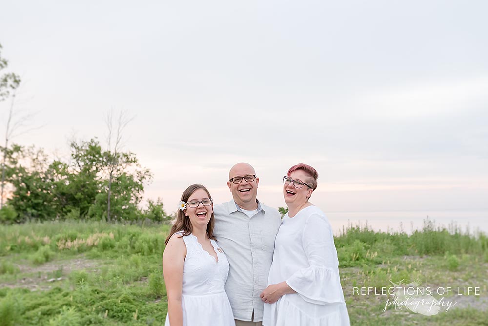 Famliy laughing together Professional Family Photos Niagara