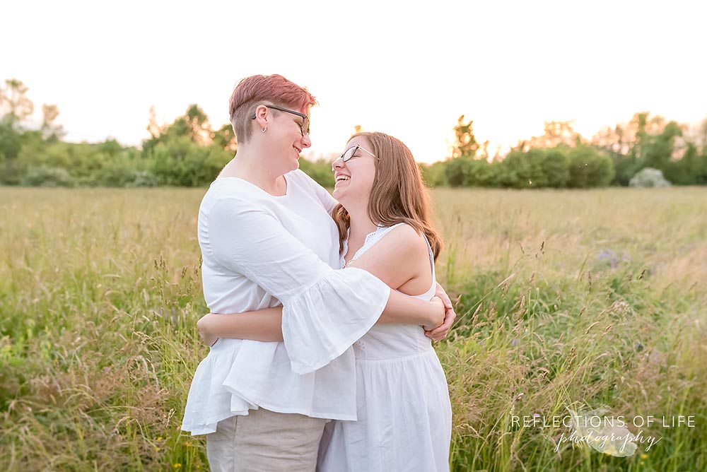 Hugging family photos Grimsby Ontario