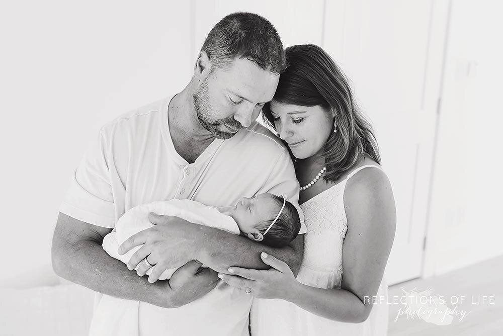 Family photos with newborn baby Niagara Ontario